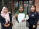 Maya Tri Utami, korban dugaan penggelapan sertifikat rumah resmi melayangkan laporan OJK Malang, Kamis 19 Juni 2025. (istimewa).