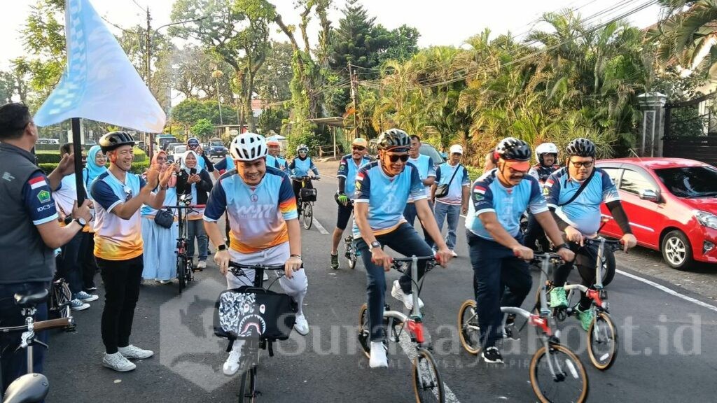 Walikota Wahyu Hidayat didampingi Ketua Pelaksana, Arif Tri Sastyawan serta jajaran Forkopimda Kota Malang ambil bagian dalam event M 111 2025