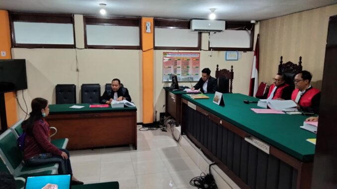 WhatsApp Image 2025-06-23 at 19.03.33 Sidang TPPO dengan terdakwa Alti, JPU menghadirkan Hanifah selaku saksi korban dan saksi pelapor, Senin (23/6/2025).
