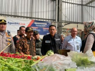Wali Kota Wahyu Hidayat bersama TPID Kota Malang saat sidak di pasar Mergan, Kamis 26 Juni 2025. (ist).