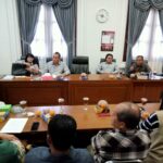 Didampingi Law Firm Edan Law, Puluhan Korban Apartemen MCP Mengadu ke DPRD, Tuntut Hak-Hak Mereka, Kamis (26/06/2025).
