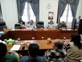 Didampingi Law Firm Edan Law, Puluhan Korban Apartemen MCP Mengadu ke DPRD, Tuntut Hak-Hak Mereka, Kamis (26/06/2025).