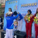 Emas pertama cabang olahraga Kickboxing Kota Malang di Porprov IX Jatim disumbangkan oleh Karina Arisandi Putri. (ist).