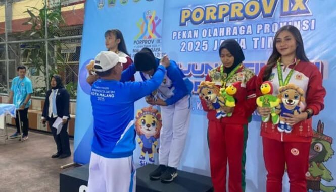 WhatsApp Image 2025-06-30 at 10.58.19 Emas pertama cabang olahraga Kickboxing Kota Malang di Porprov IX Jatim disumbangkan oleh Karina Arisandi Putri. (ist).
