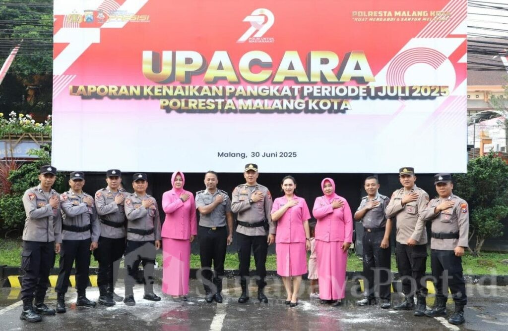 Kapolresta Malang Kota Berikan Kenaikan Pangkat kepada 54 Personel Jelang Hari Bhayangkara ke-79, Seni 30 Juni 2025. (ist).