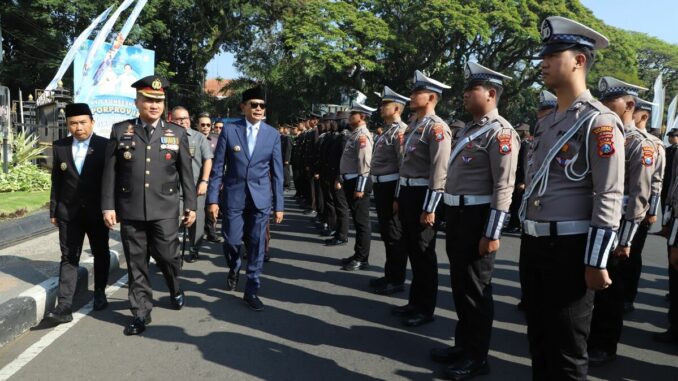 Polri untuk Masyarakat: Kapolresta Malang Kota Pimpin Upacara Hari Bhayangkara ke-79. (ist).