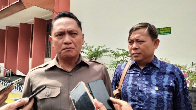 WhatsApp Image 2025-07-08 at 20.15.02 Yiyesta Ndaru Abadi, SH, MH, kuasa hukum Ronny Wirawan Soebagio selaku penggugat saat ditemui awak media di PN Malang, Selasa (8/7/2025).