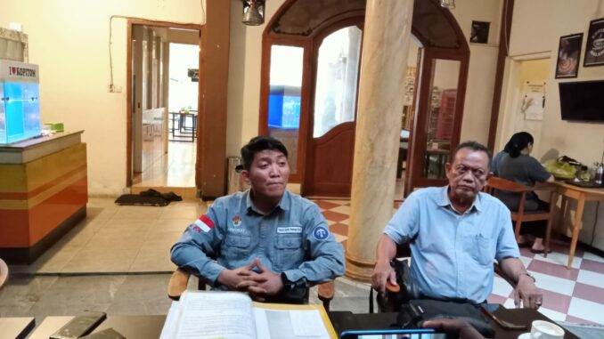 WhatsApp Image 2025-07-11 at 21.39.42 Vandy Satrio Raharjo saat memberikan klarifikasi atas tudingan Ronny terkait aset milik Kliennya