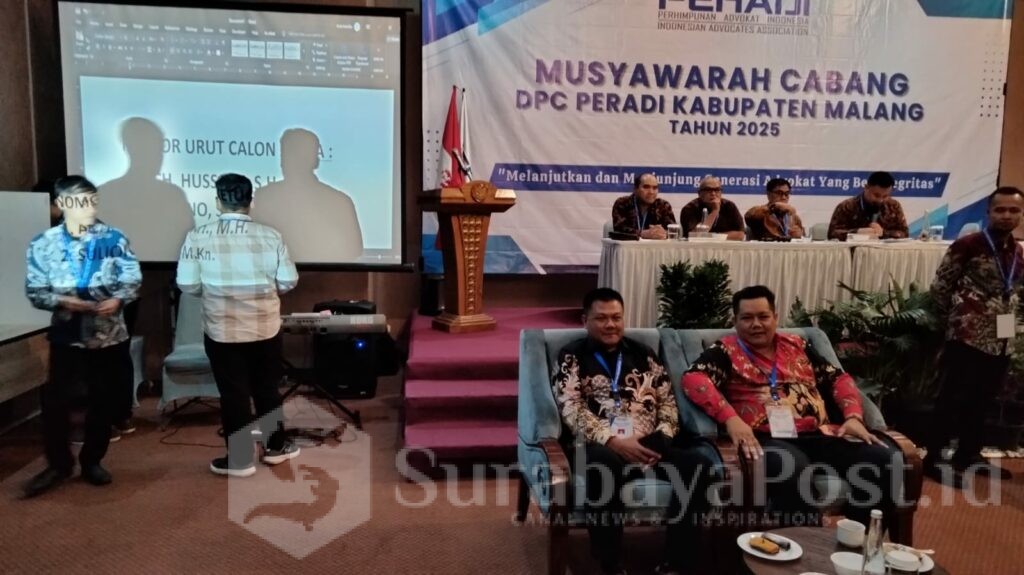 Achmad Hussairi memenangi pemilihan dengan meraih 41 suara. Sementara rivalnya Suliono meraih 31 suara dari total 73 anggota yang hadir.
