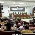 Penjelasan Wali Kota terhadap 2 Ranperda mengenai pembentukan dan susunan perangkat daerah yang digelar di ruang sidang Paripurna DPRD Kota Malang, Senin (14/7/2025).
