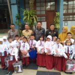 Wali Kota Malang Serahkan Bantuan Seragam Gratis untuk Siswa SD dan SMP, Selasa (15/7/2025).