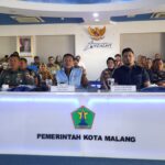 Wali Kota Malang, Dr. Ir. Wahyu Hidayat, MM, pada peluncuran kelembagaan Koperasi Desa/Kelurahan Merah Putih secara virtual di Ruang Ngalam Command Center (NCC) pada Senin, 21 Juli 2025. (Sumber Prokompim).
