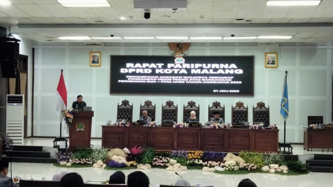 WhatsApp Image 2025-07-23 at 13.26.30 PARIPURNA: Wawali Ali Muthohirin menyampaikan, pembentukan dinas baru disesuaikan dengan RPJMD.