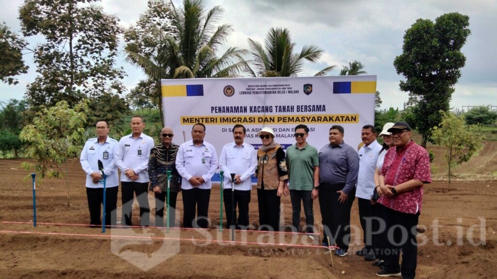 Menteri Imipas, Agus Andrianto dilokasi penanaman kacang tanah di SAE L'SIMA Ngajum
