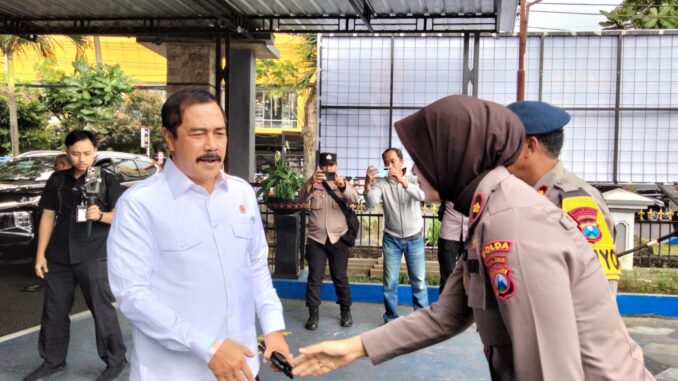 WhatsApp Image 2025-07-29 at 20.35.51 Kunker di Malang, Menteri Imipas Agus Andrianto Kunjungi Lapas Perempuan Malang, Selasa 29 Juli 2025.