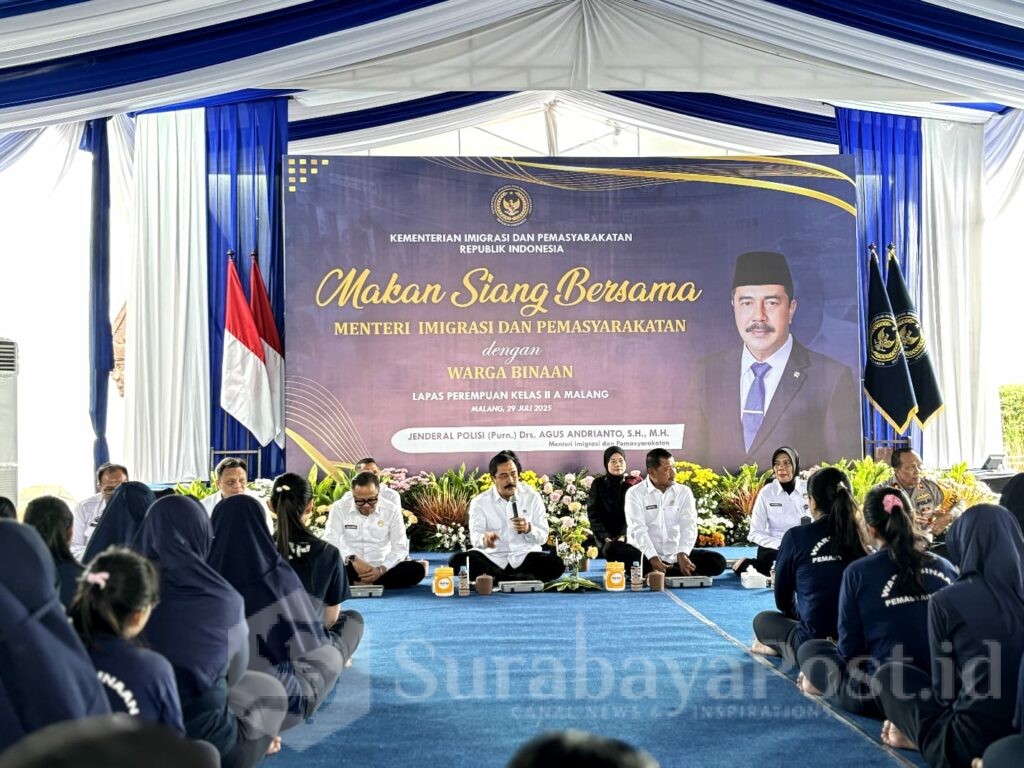 Menteri Imipas, Agus Andrianto makan siang bersama warga binaan dengan nasi cadong dan membuka ruang dialog untuk mendengarkan keinginan dan harapan warga binaan
