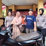 Riyadi, pemilik warung makan di Kota Malang yang menjadi korban pencurian motor itu mengaku senang motornya bisa ditemukan kembali.