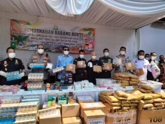 Kejari Kota Malang Bersama Forkopimda Musnahkan Barang Bukti Kejahatan, Termasuk 179 Kg Ganja dan 2 Kg Sabu, Kamis (7/8/2025).