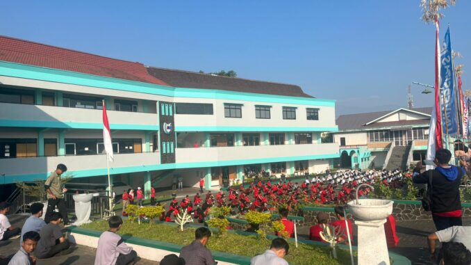 UIBU mengenalkan atmosfir baru kepada ribuan mahasiswa baru, Sabtu 9 Agustus 2025. (ist).