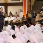 Wakil Menteri Pertanian Republik Indonesia, Sudaryono B.Eng., M.M., MBA, Saat Memberikan Materi di Hadapan Mahasiswa Baru UB, Rabu 13 Agustus 2025. (Foto Humas Sukana).