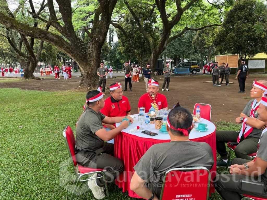 Ustadz Rokhmad, Anggota DPRD Kota Malang Hadiri Olahraga Bersama HUT RI Ke-80 di Lapangan Rampal, Rabu 13 Agustus 2025. (ist).