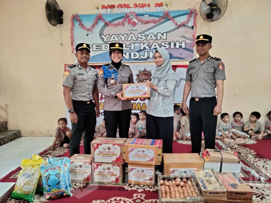 Ketiga siswa SIP yang terlibat dalam kegiatan ini adalah Nessya Fajar Kartika Ayu, S.Sos., Sem Nugroho, dan Eko Wahyu Sudrajat.