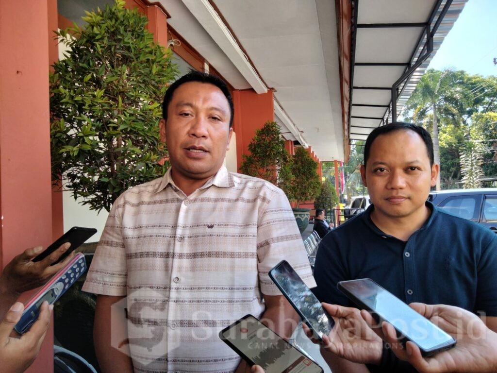 JPU Mohamad Heriyanto dan Su,udi memberikan keterangan kepada wartawan usai persidangan