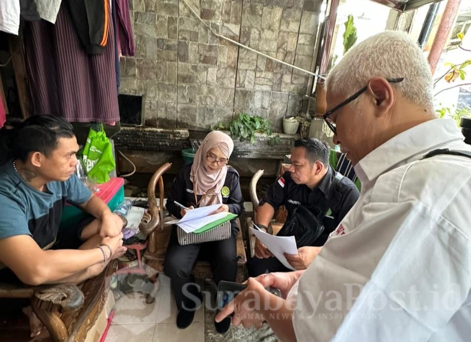 Tim eksekutor membacakan Sita Eksekusi