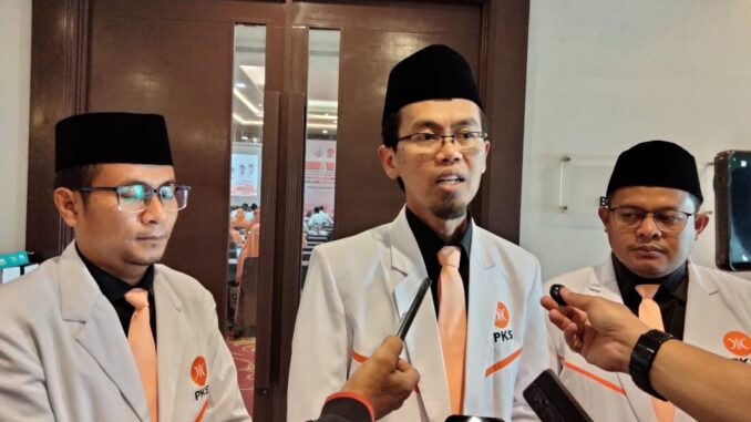 3184e083-00d5-4fbd-aa04-1d73f19cc915 M. Syaiful Alfatah memberikan keterangan kepada wartawan