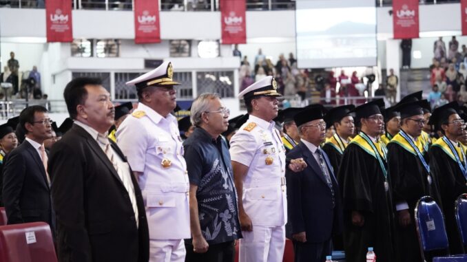 Wisuda UMM: Gubernur Akademi AL Tekankan Peran Penting Pemuda dalam Menghadapi Tantangan Global, Kamis 4 September 2025. (Foto. Humas UMM).
