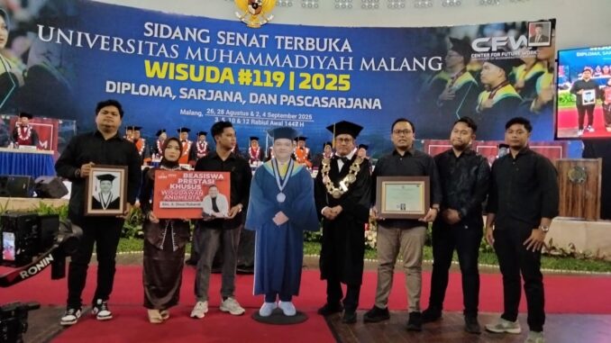 WhatsApp Image 2025-09-02 at 17.37.35 UMM Beri Beasiswa Pengembalian Biaya Studi pada Ghozi dan Jadi Wisudawan Anumerta, Selasa (2/9/2025).