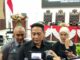 Walikota Wahyu Hidayat dan Ketua DPRD Kota Malang, Amithya Ratnanggani Sirraduhita memberikan keterangan kepada wartawan
