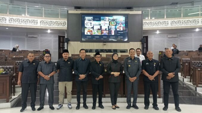 WhatsApp Image 2025-09-03 at 16.00.22 Pemkot Malang dan DPRD Kota Malang saat ini tengah membahas rancangan Kebijakan Umum Anggaran dan Prioritas Plafon Anggaran Sementara (KUA-PPAS) untuk APBD Perubahan 2025, Rabu (3/9/2025.