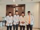 Trio Agus Purwono (dua dari kanan) pose bersama Ketua DPD PKS Kota Malang terpilih dan Indra Bayu serta pengurus PKS.