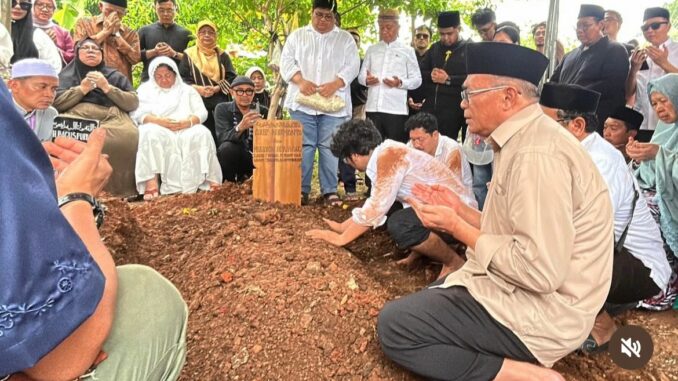 WhatsApp Image 2025-09-08 at 08.55.44 Prof. Muhadjir Effendy, Penasihat Khusus Presiden RI bidang Haji dan Ketua BPH UMM, mengenang sosok Arif Budimanta yang baru saja berpulang. (Sumber Humas UMM).