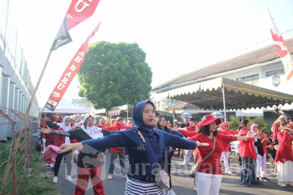 Gebyar Merdeka RW 01 ini diwarnai dengan kegiatan jalan sehat dan senam yang diikuti oleh pejabat, seperti Kepala Lembaga Pemasyarakatan Klas 1, Teguh Pamuji, dan Kepala Bapas, Karto Rahardjo.