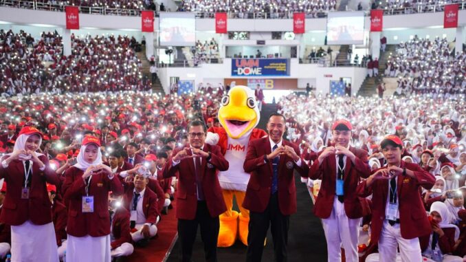 WhatsApp Image 2025-09-09 at 17.40.59 UMM resmi membuka Pesmaba untuk Generasi 2025 yang dimeriahkan dengan kehadiran mahasiswa baru dari berbagai penjuru tanah air dan beberapa mahasiswa asing, Selasa 9 September 2025. (Foto. Humas UMM).