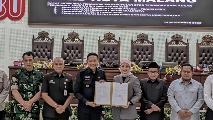 DPRD Kota Malang resmi mengesahkan Perubahan Anggaran Pendapatan dan Belanja Daerah (P-APBD) 2025 dalam rapat paripurna, Jumat (12/9/2025).