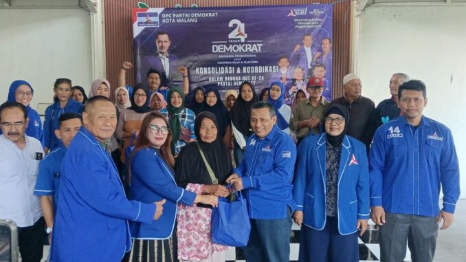 WhatsApp Image 2025-09-15 at 18.34.30 Partai Demokrat Kota Malang Rayakan HUT ke-24 dengan Sentuhan Kemanusiaan: 225 Paket Sembako untuk Kaum Dhuafa. (istimewa).