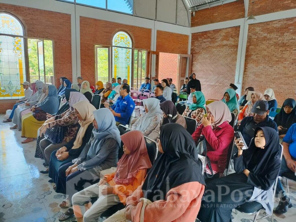 Santunan digelar di kantor DPC Demokrat, Jalan Rajasa, Kecamatan Kedungkandang, Kota Malang dengan membagikan 100 santunan langsung kepada kaum dhuafa.(ist).