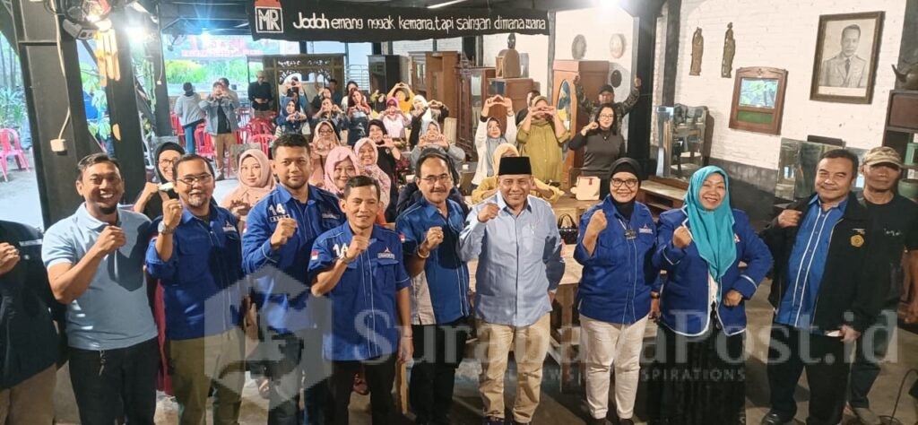 Pose bersama