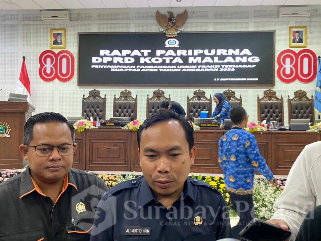 Wakil Wali Kota Malang, Ali Muthohirin memberikan keterangan kepada wartawan