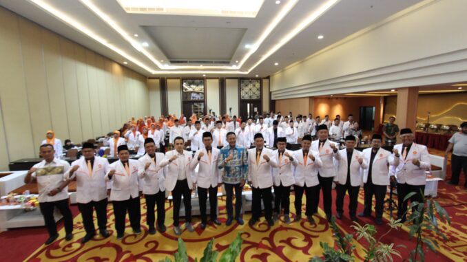 c2a4056a-2ca5-4c11-a402-12f218d7d4d8 Musda) VI PKS Kota Malang yang berlangsung di Hotel Ascent Premier, Sabtu (6/9/2025), dimeriahkan dengan momen istimewa berupa Awarding DPC. (Foto. Humas PKS).