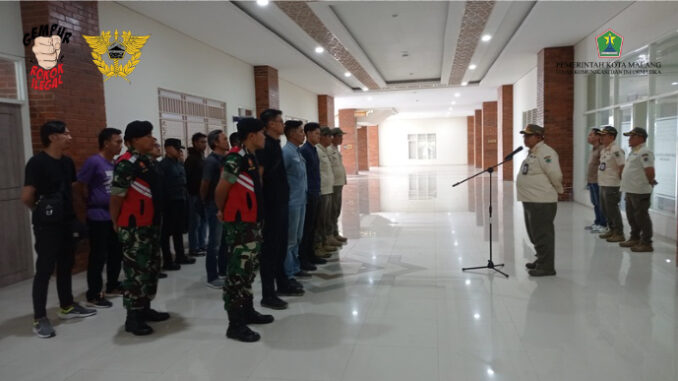 Operasi Gabungan Cukai di Kota Malang- Petugas Tekankan Sosialisasi dan Edukasi, Kamis 9 Oktober 2025. (Foto- Diskominfo). Operasi Gabungan Cukai di Kota Malang- Petugas Tekankan Sosialisasi dan Edukasi, Kamis 9 Oktober 2025. (Foto- Diskominfo).