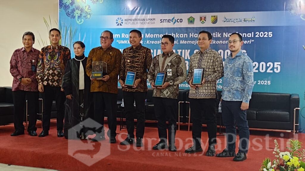 Penghargaan diterima Wali Kota Wahyu Hidayat pada momen peluncuran Festival Batik 3 Kota di Jakarta, Rabu (2/10/2025).