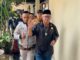 Yai Mim memenuhi panggilan Polresta Malang Kota didampingi kuasa hukumnya dan dikawal puluhan simpatisan, Selasa (7/10/2025).