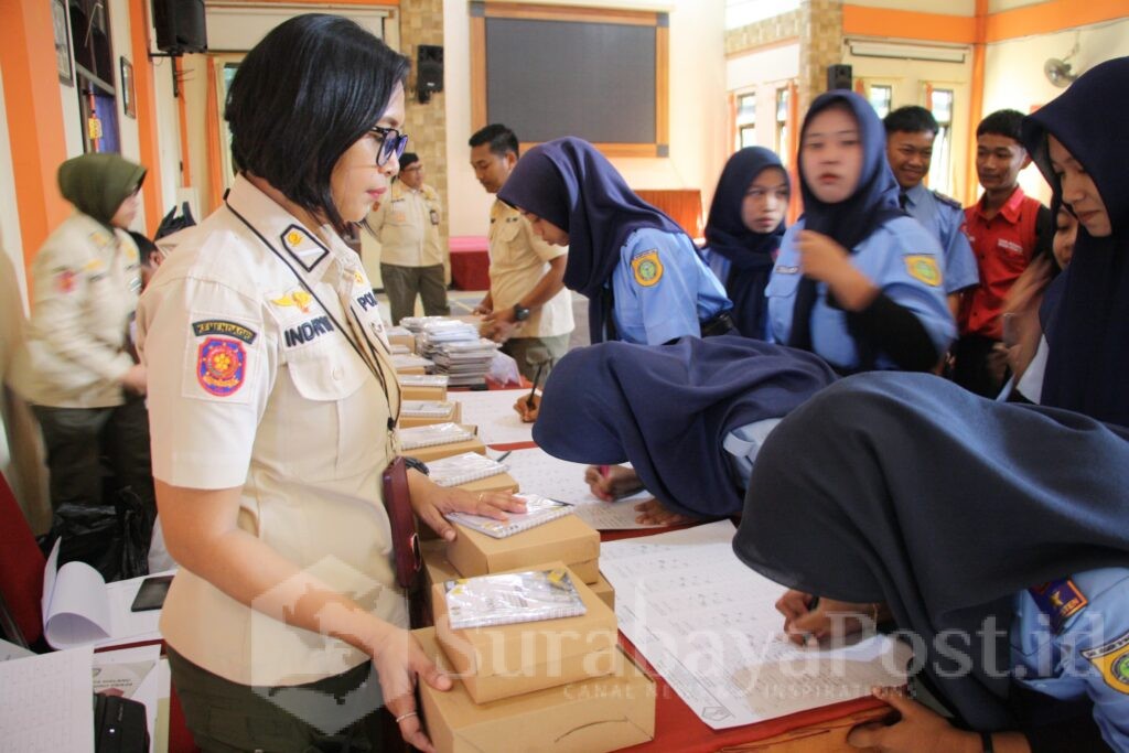 Satpol PP Kota Malang Goes to School, Edukasi Pelajar tentang Kawasan Tanpa Rokok, Rabu 8 Oktober 2025. (Foto: Diskominfo).