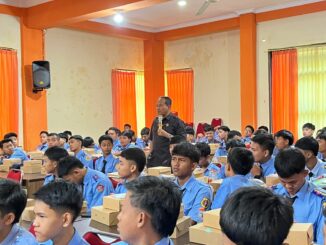 Ustadz Rokhmad, Anggota Dewan Kota Malang Bawa Semangat Anti Rokok di SMK Negeri 10, Rabu 8 Oktober 2025. (ist).