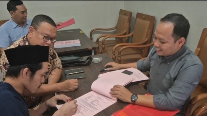 WhatsApp Image 2025-10-17 at 07.19.52 Kejari Kota Malang Terima Pelimpahan Kasus Pembunuhan Losmen Windu Kencono, Tersangka Ditahan, Kamis (16/10/2025).