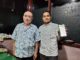 MINTA HUKUM DITEGAKKAN: Otje Suwandito dan Wildan Arif, SH, selaku penasihat hukumnya meminta majelis hakim PN Kepanjen menolak penahanan kota yang diajukan terdakwa VA.
